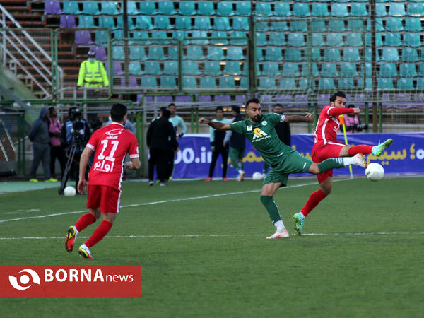 دیدار تیم‌های ذوب آهن - پرسپولیس