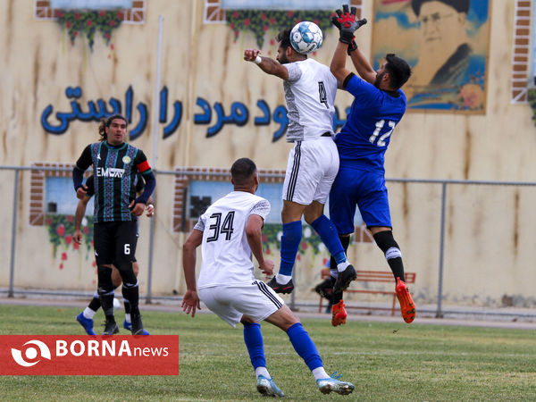 دیدار تیم های قشقایی شیراز و استقلال ملاثانی