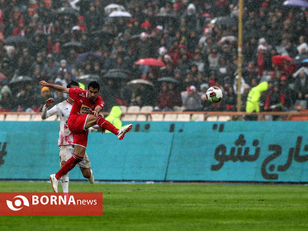 دیدار تیم های پرسپولیس تهران - تراکتورسازی تبریز