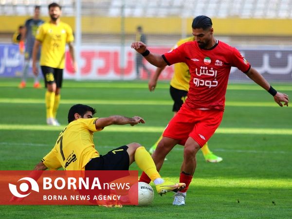 دیدار تیمهای سپاهان اصفهان _ تراکتور تبریز