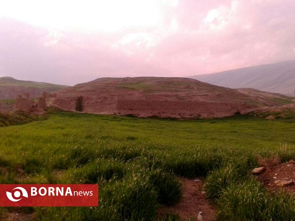 ویرانه های "چم قلعه" پلدختر