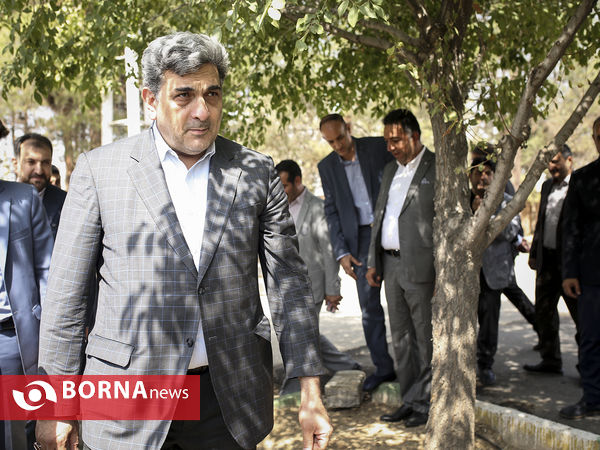 آیین نواختن زنگ دانش آموز شهید