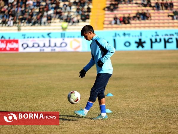 دیدار تیم های استقلال تهران و پدیده مشهد