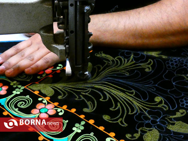 کارگاه های دوخت پرچم در روزهای عاشورایی