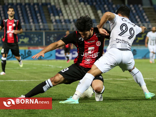 دیدار تیم های پدیده و تراکتورسازی