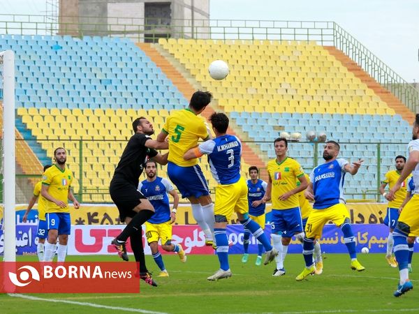 دیدار تیم های فوتبال صنعت نفت - شمس آذر قزوین