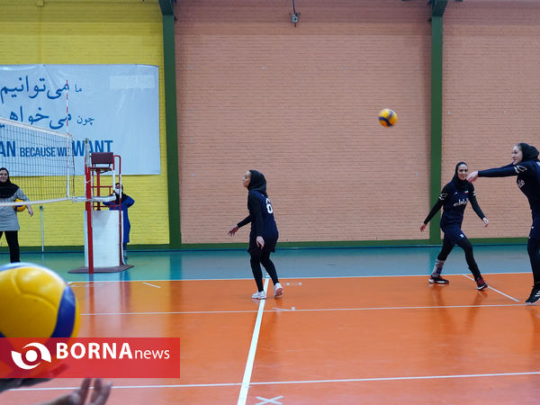 تمرین تیم ملی والیبال نوجوانان و بزرگسالان دختران