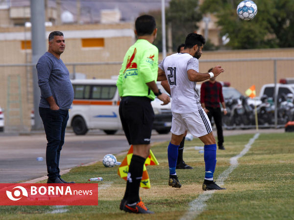 دیدار تیم های قشقایی شیراز و استقلال ملاثانی