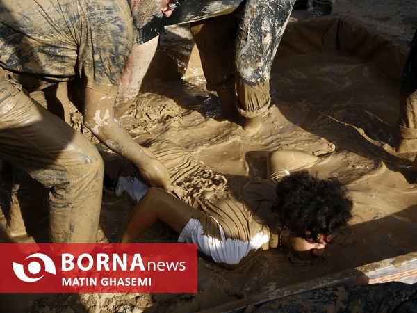 آیین گل مالی در حسینیه لرستانی های تهران