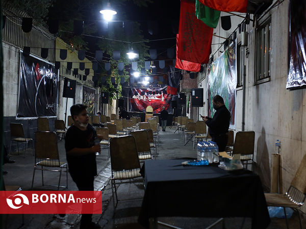 عزاداری شب اول محرم در محله دروازه شمیران تهران