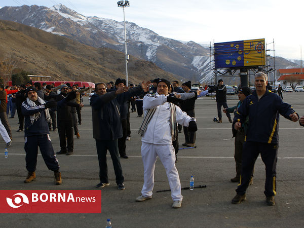 کوهپیمایی کارکنان وزارت ورزش و جوانان با حضور مناف هاشمی