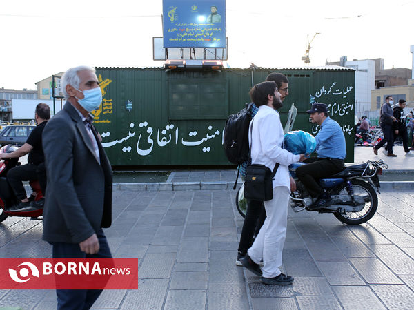 افطاری در میدان امام حسین(ع)