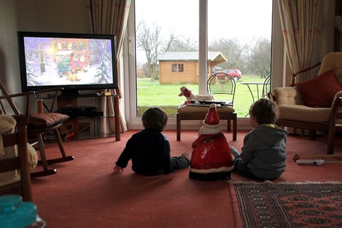 تاثیر تماشای تلویزیون بر رشد کودکان خردسال