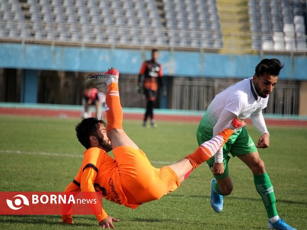 دیدار تیم های فوتبال آلومینیوم اراک - بادران تهران