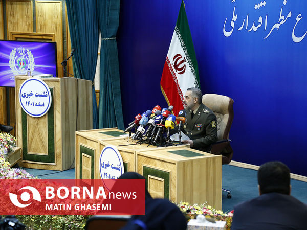 نشست خبری وزیر دفاع و پشتیبانی نیرو های مسلح
