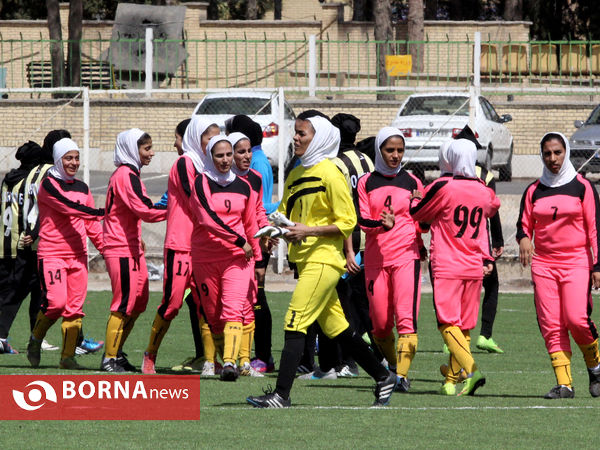 مسابقه فوتبال بانوان قشقایی شیراز - شهرداری بم