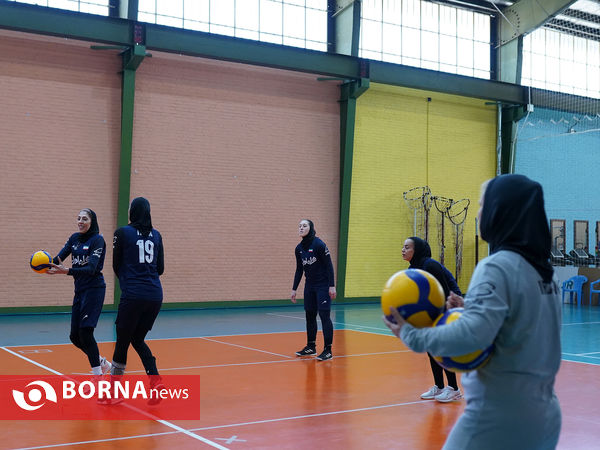 تمرین تیم ملی والیبال نوجوانان و بزرگسالان دختران