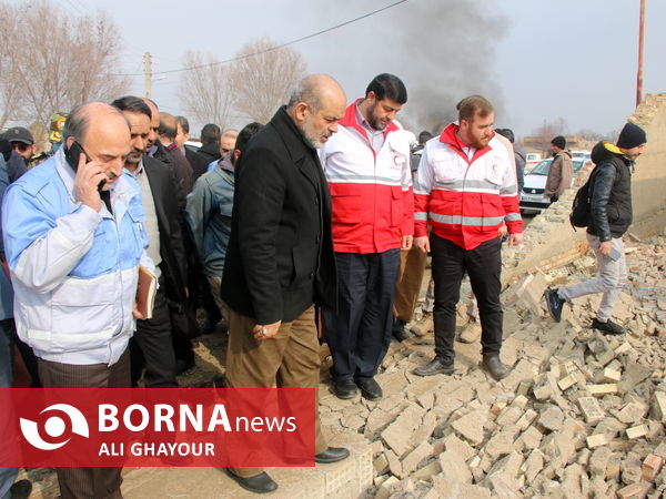 بازدید وزیر کشور از مناطق زلزله‌زده خوی