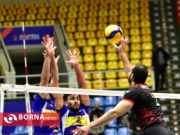 دیدار تیم های والیبال آذرباتری ارومیه و راه یاب ملل مریوان