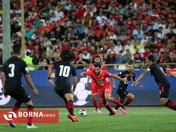 دیدار تیم های فوتبال پرسپولیس و فولاد خوزستان
