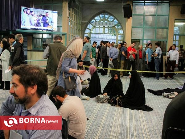 انتخابات رياست جمهوري و شوراي شهر و روستا در حسينيه جماران