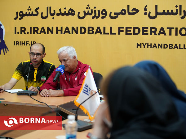نشست خبری سرمربی تیم ملی هندبال ساحلی