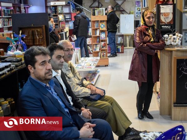 رونمایی از کتاب‌های شورشیرین و مثل و اصطلاحِ کُردی در کتاب شهر  کرمانشاه