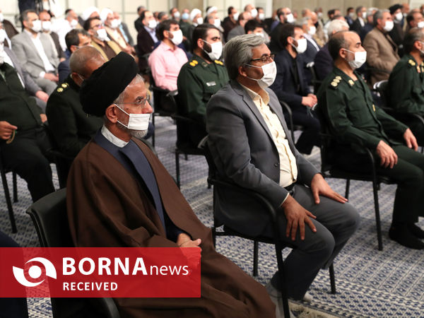 دیدار دست‌اندرکاران برگزاری کنگره شهدای استان قم با مقام معظم رهبری