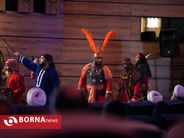 همایش تجلیل از هنرمندان وزارت دفاع و پشتیبانی نیروهای مسلح