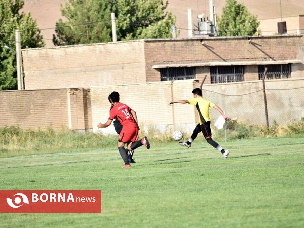 مسابقه دو تیم فوتبال طلایی پوشان خرم آباد وپارس برازجان بوشهر