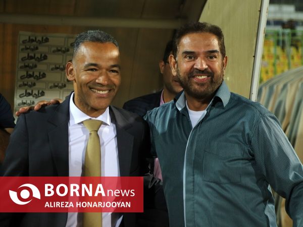 دیدار تیم های فوتبال صنعت نفت - سپاهان