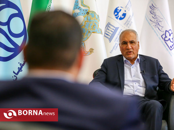 گفت وگوی شهردار اصفهان با خبرنگاران برنا