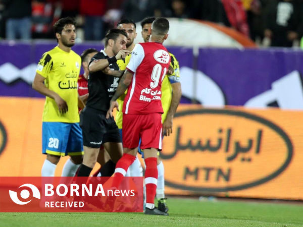 دیدار تیم های فوتبال پرسپولیس - نفت مسجدسلیمان