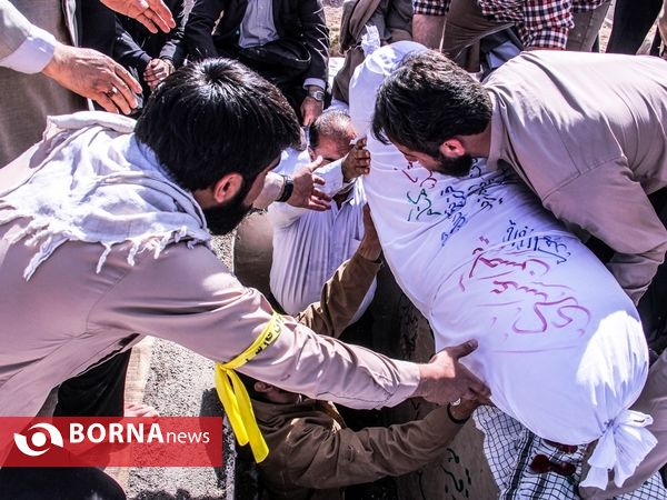 تشییع دوشهید گمنام دفاع مقدس در دانشگاه پیام نور- شیراز