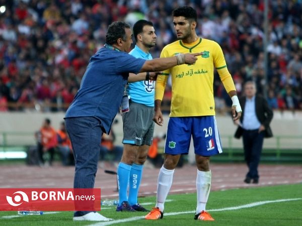 دیدار تیم های فوتبال پرسپولیس- صنعت نفت آبادان