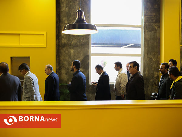 بازدید وزیر ورزش و جوانان از باشگاه تنیس آرشا
