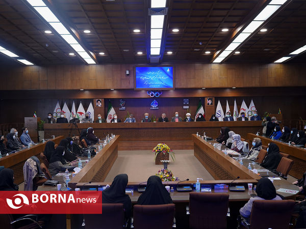 تجلیل از مهین فرهادی زاد