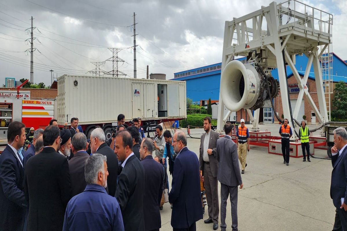 آزمایش موفق موتور کاملاً ایرانی هواپیمای شرکت مپنا با حضور آیت‌الله رئیسی

