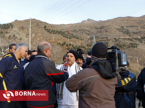 کوهپیمایی کارکنان وزارت ورزش و جوانان با حضور مناف هاشمی