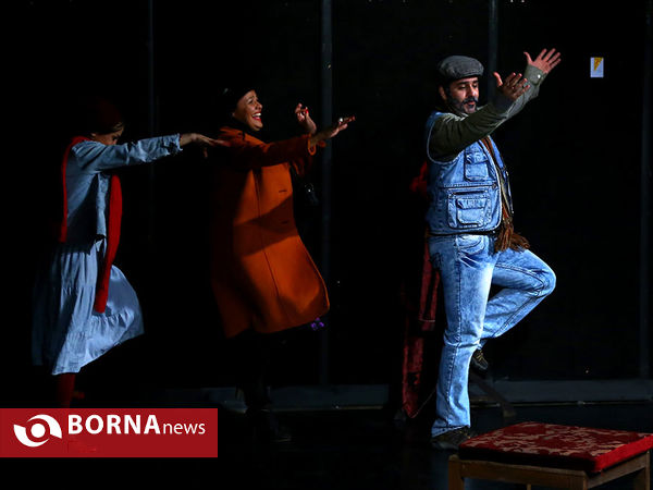 نمایش ؛ پابرهنه در پارک