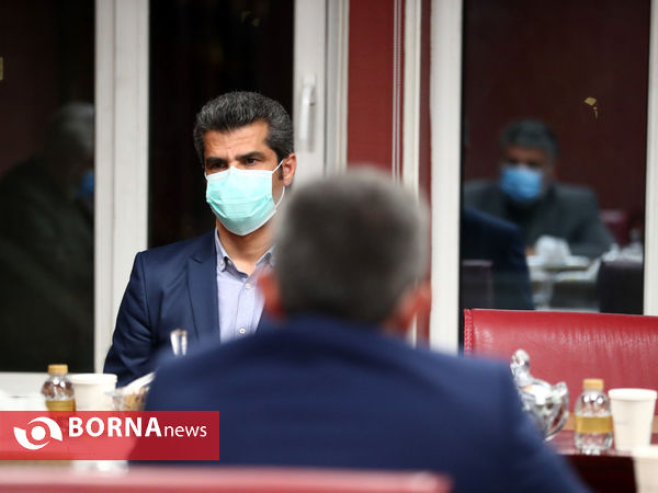 اعطای حکم ریاست هادی ساعی از سوی وزیر ورزش و جوانان