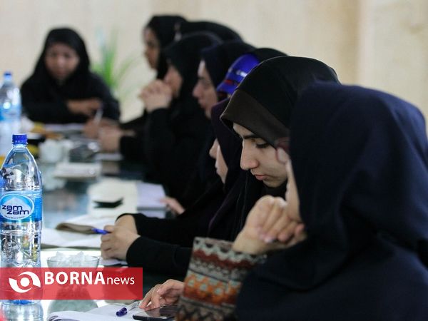 نشست خبری نماینده مردم اصفهان در مجلس با اصحاب رسانه