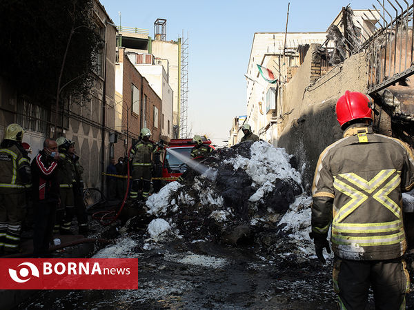 آتش سوزی انبار پنبه در خیابان مولوی تهران