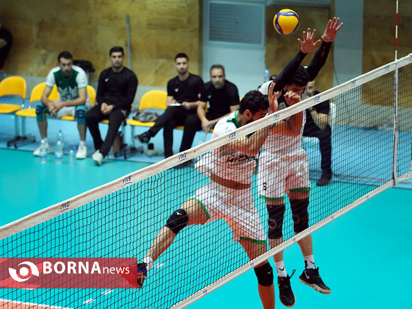 دیدار تیم های والیبال سایپا و پاس گرگان