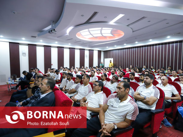 دوره دانش افزایی مربیان فوتبال پایه و مربیان مدارس فوتبال