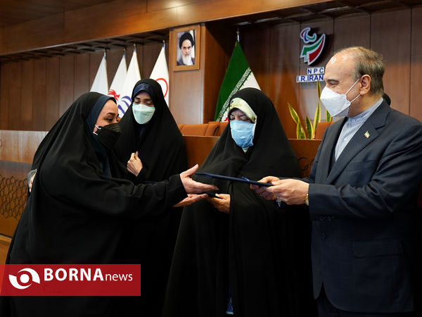 تجلیل از فعالان حوزه ورزش بانوان