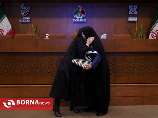 تجلیل از مهین فرهادی زاد