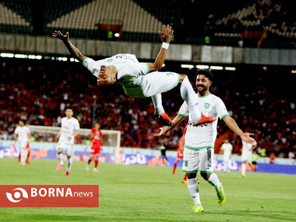 دیدار تیم های فوتبال پرسپولیس- ماشین سازی تبریز