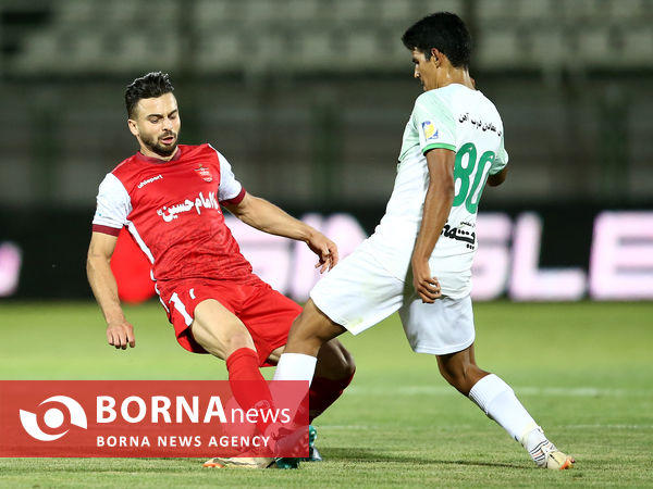 دیدار تیم های فوتبال ذوب‌آهن -پرسپولیس