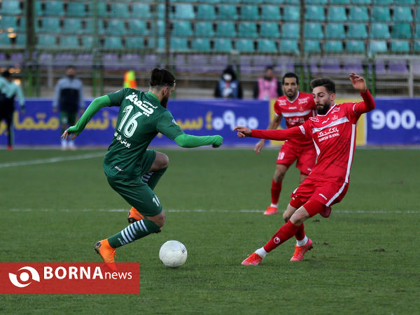 دیدار تیم‌های ذوب آهن - پرسپولیس